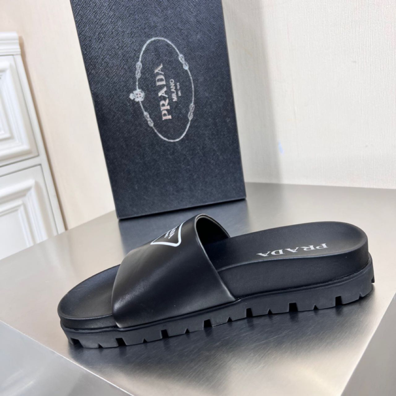 Prada Logo printed slippers - DopestKickz