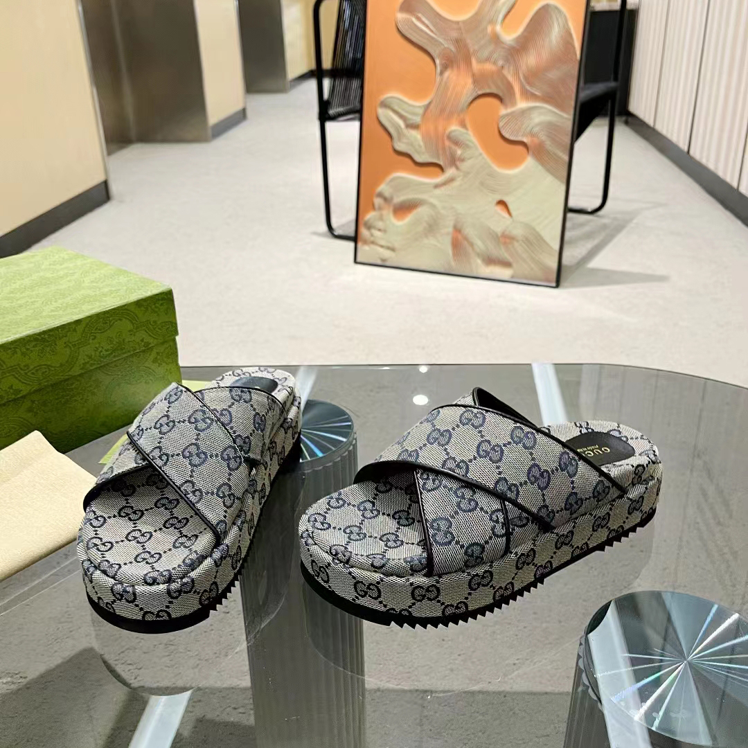 Gucci Women's GG Platform Slide Sandal - DopestKickz