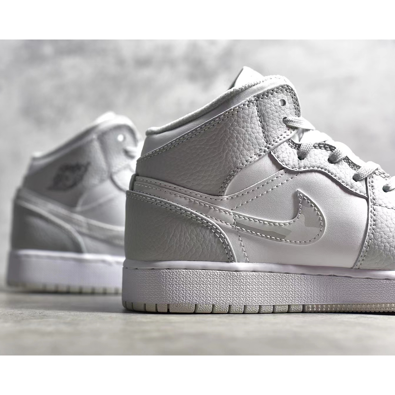 Air Jordan 1 Sneaker     - DopestKickz