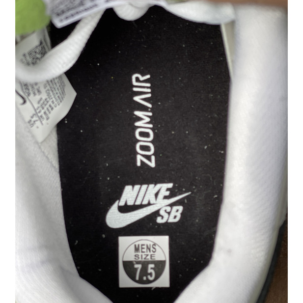 Nike SB Dunk Low “Chlorophyll” Sneaker   BQ6817-011 - DopestKickz