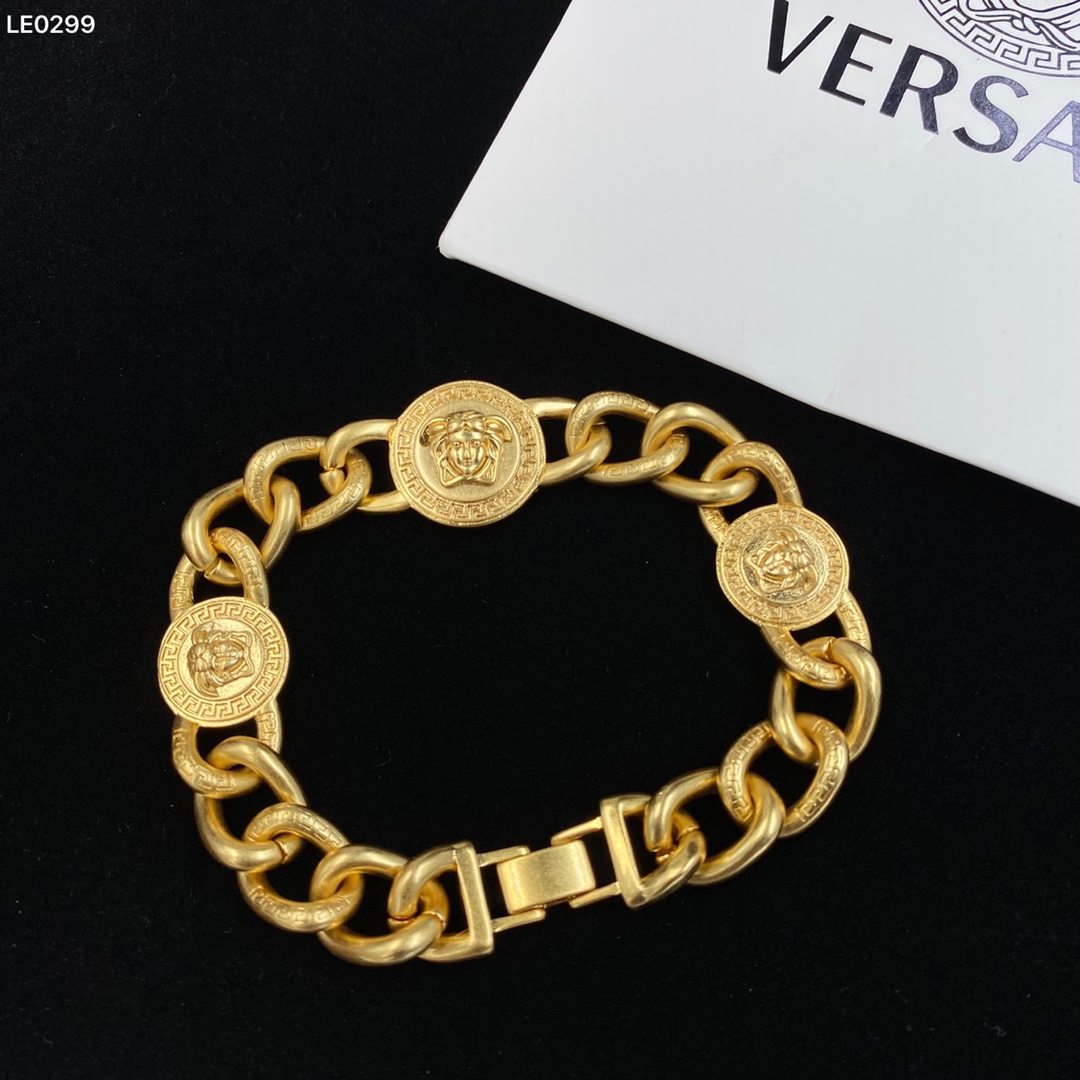 Versace Medusa Bracelet - DopestKickz