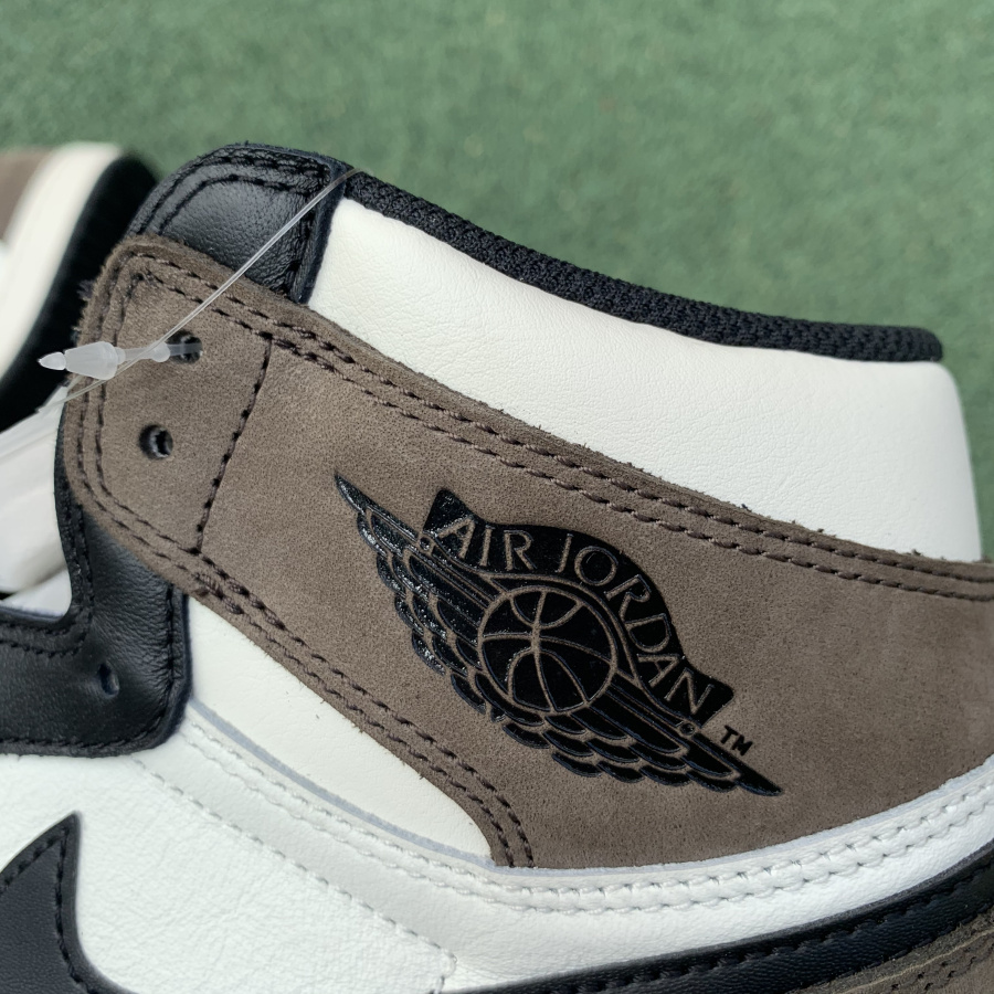 Air Jordan 1 Dark Mocha AJ1 Sneaker - DopestKickz