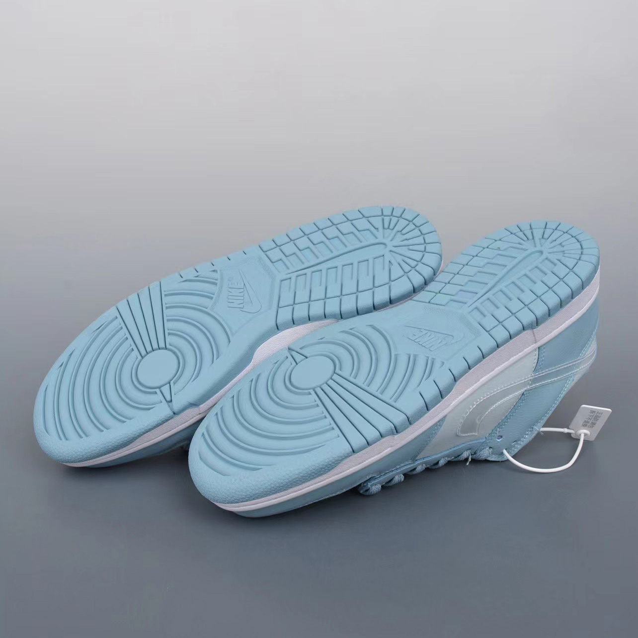 Nike SB Dunk Low  Sneaker    - DopestKickz