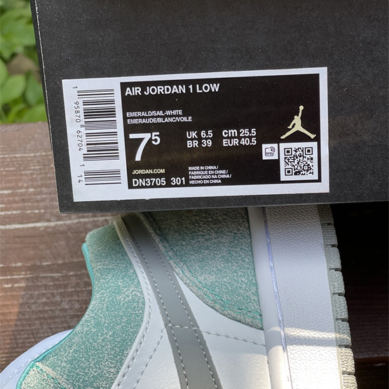 Air Jordan 1 Low ''New Emerald'' Sneaker  DN3705 301 - DopestKickz