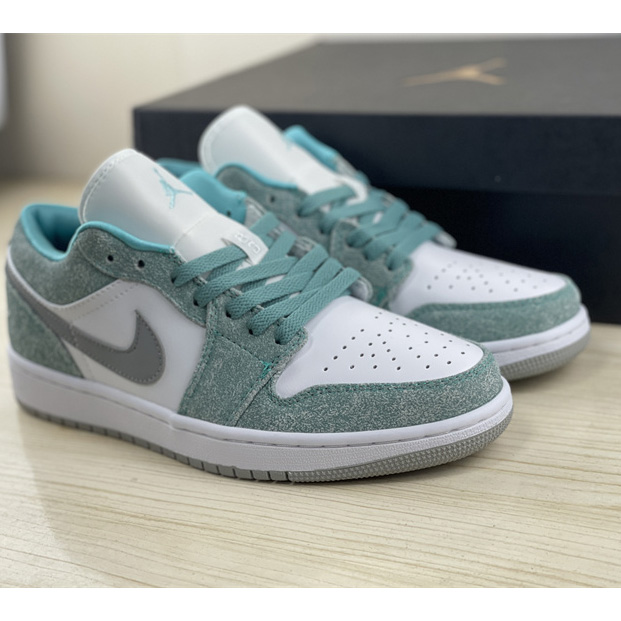 Air Jordan 1 Low ''New Emerald'' Sneaker  DN3705 301 - DopestKickz