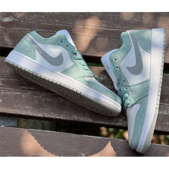 Air Jordan 1 Low ''New Emerald'' Sneaker  DN3705 301 - DopestKickz