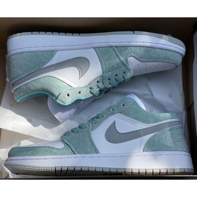 Air Jordan 1 Low ''New Emerald'' Sneaker  DN3705 301 - DopestKickz