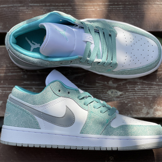 Air Jordan 1 Low ''New Emerald'' Sneaker  DN3705 301 - DopestKickz
