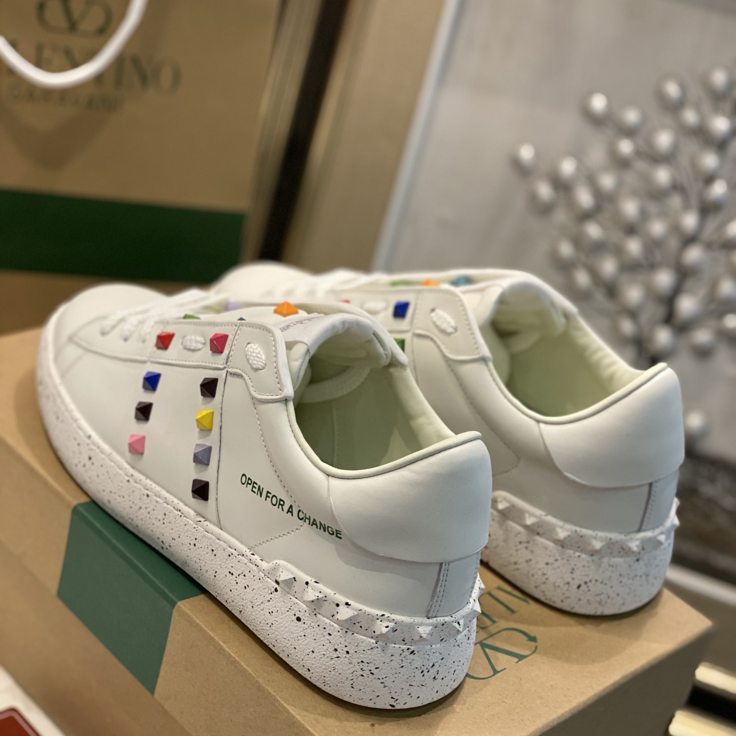 Valenti  Open For A Change Sneaker In Bio-Based Material In White/Multicolor - DopestKickz