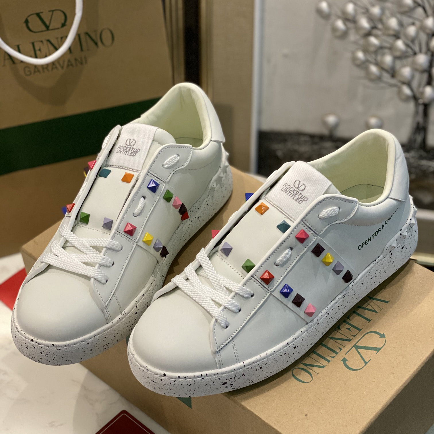 Valenti  Open For A Change Sneaker In Bio-Based Material In White/Multicolor - DopestKickz