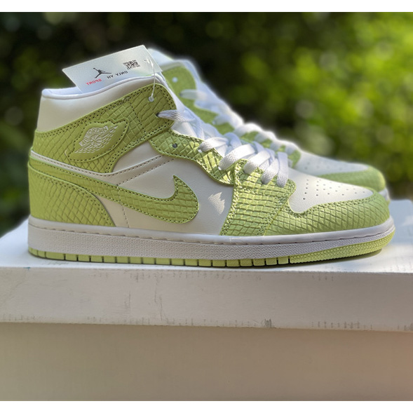 Air Jordan 1 Top Sneaker  DV2959-113 - DopestKickz