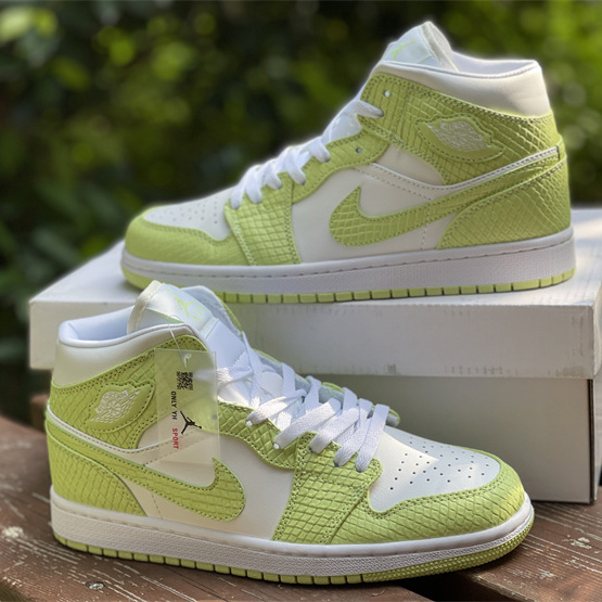 Air Jordan 1 Top Sneaker  DV2959-113 - DopestKickz