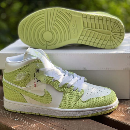 Air Jordan 1 Top Sneaker  DV2959-113 - DopestKickz