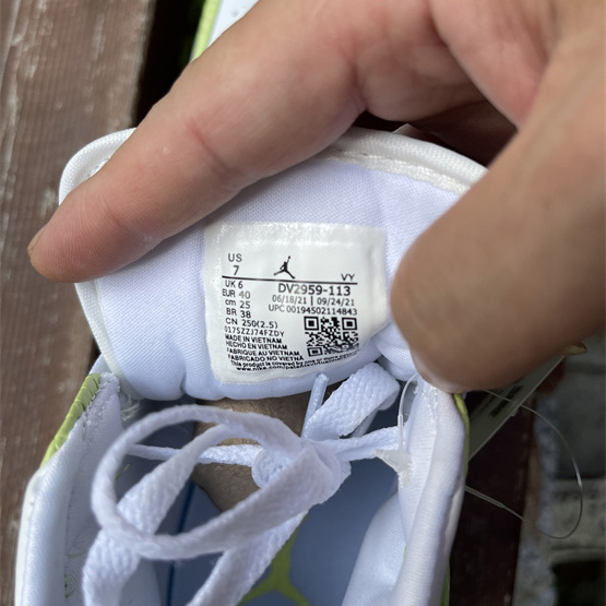 Air Jordan 1 Top Sneaker  DV2959-113 - DopestKickz