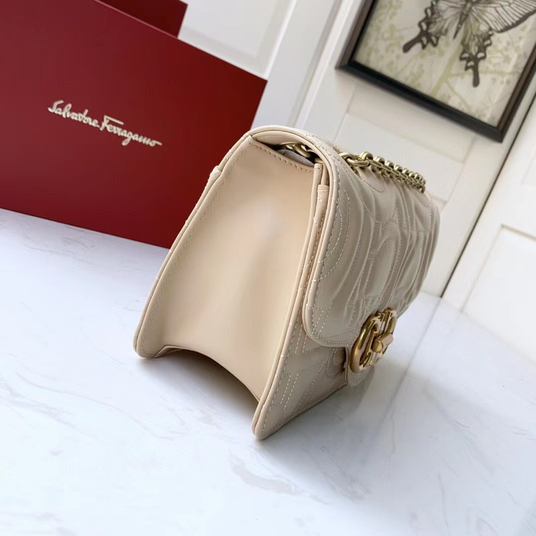 Ferragamo Leather Shoulder Bag(25-16-9cm)   - DopestKickz