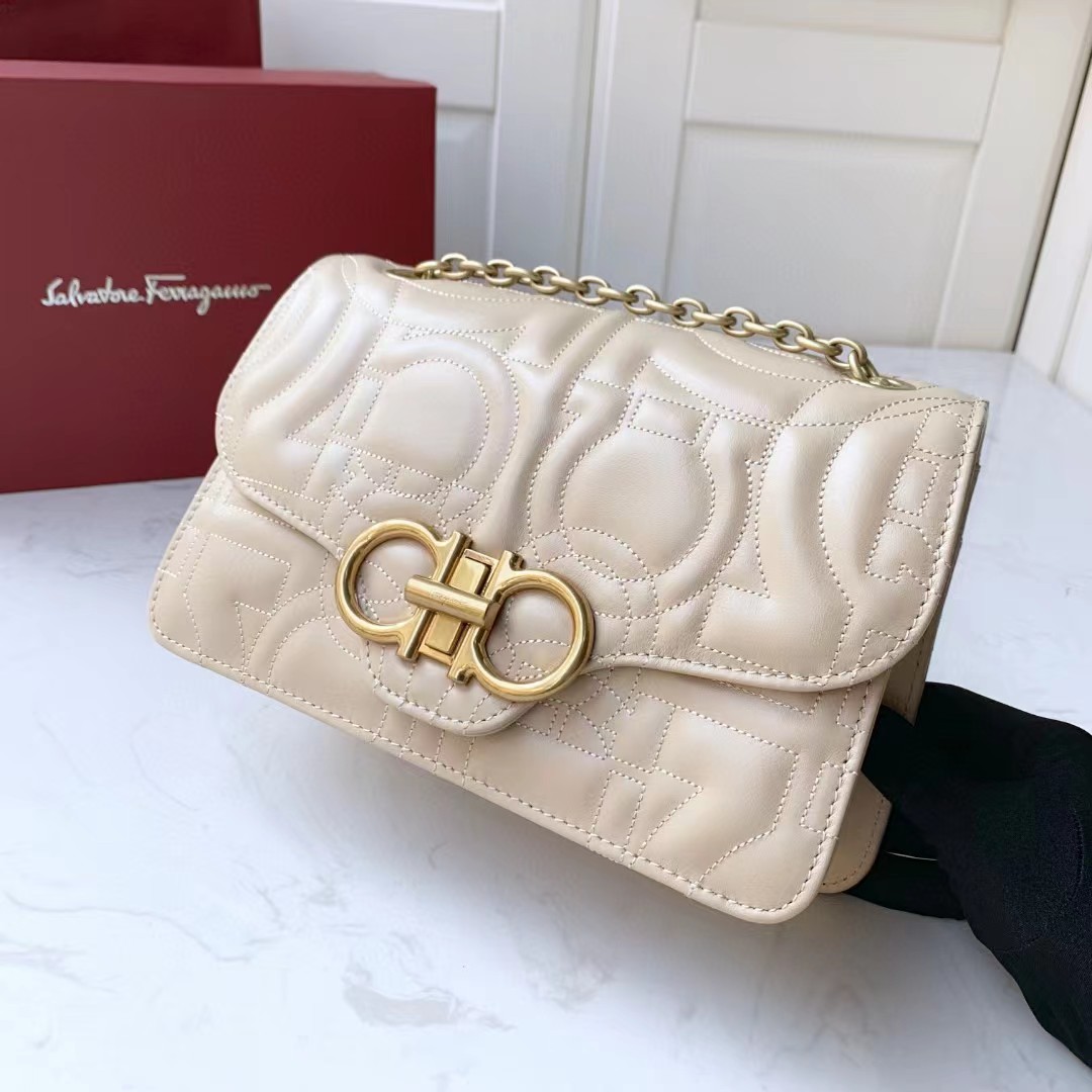 Ferragamo Leather Shoulder Bag(25-16-9cm)   - DopestKickz