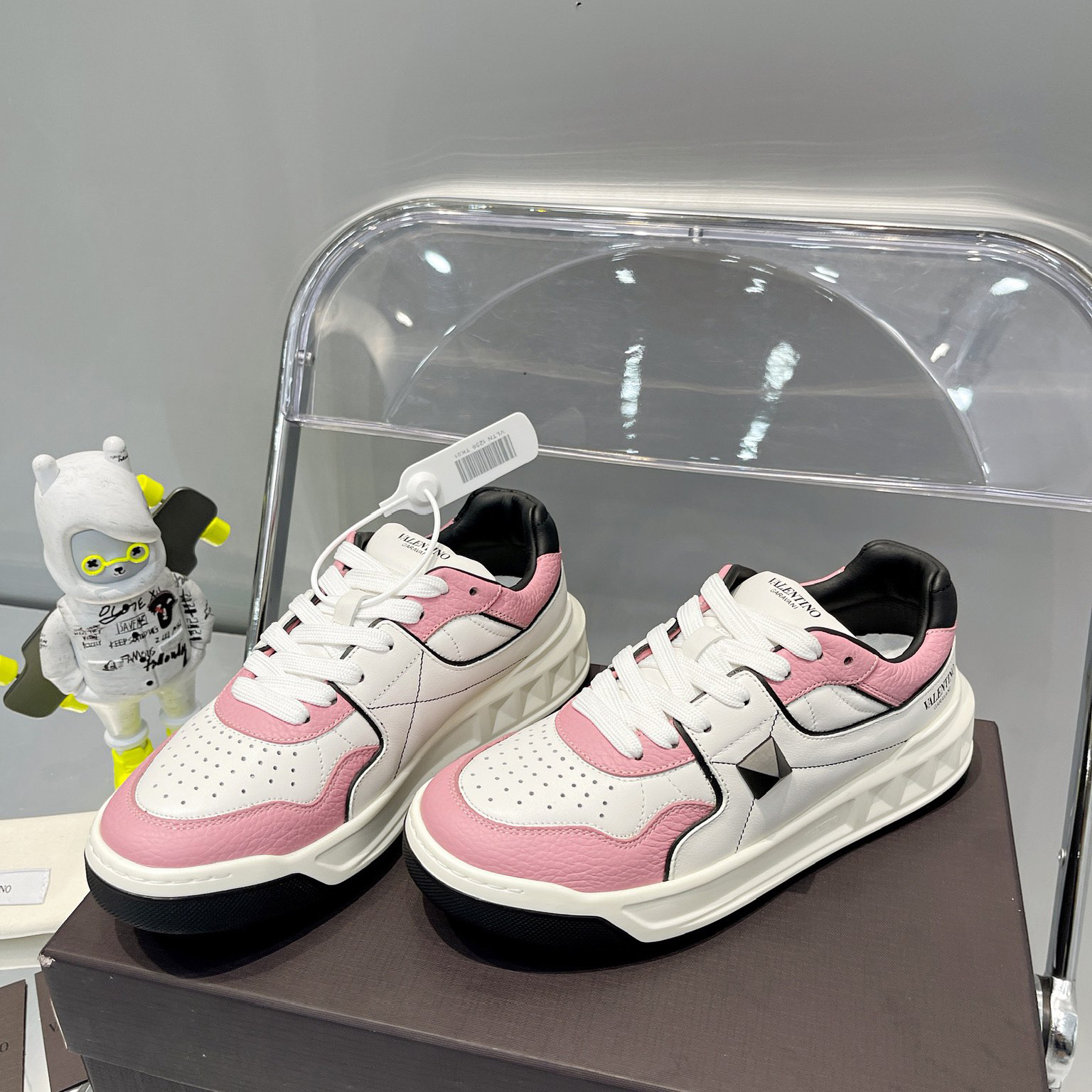 Valenti One Stud Low-Top Calfskin Sneaker - DopestKickz