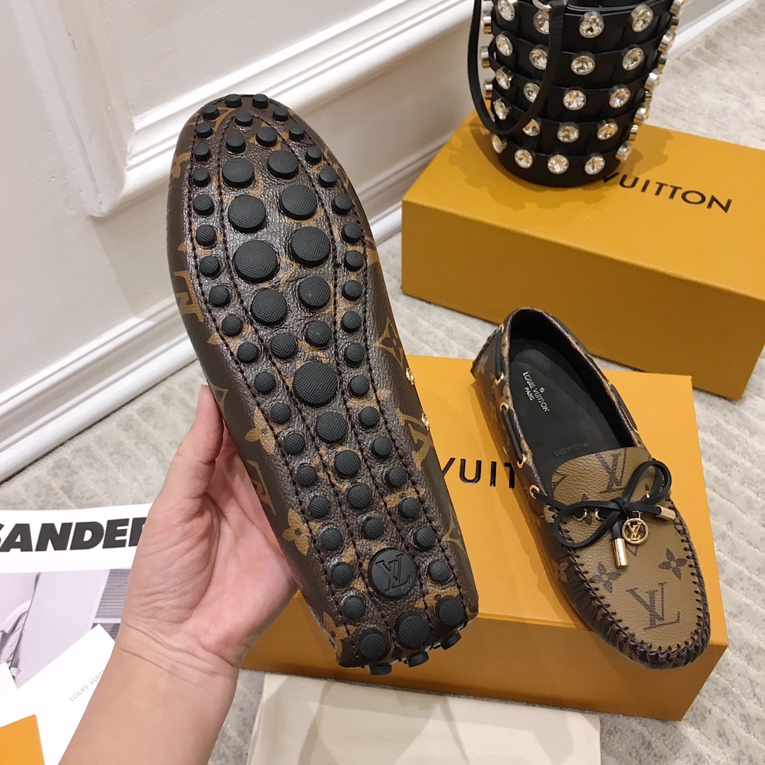 Louis Vuitton Gloria Flat Loafer    1A65IZ - DopestKickz