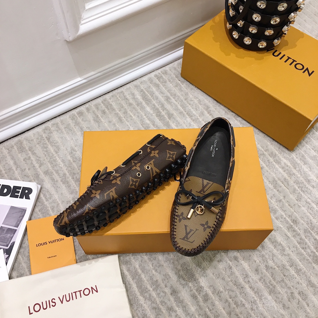Louis Vuitton Gloria Flat Loafer    1A65IZ - DopestKickz