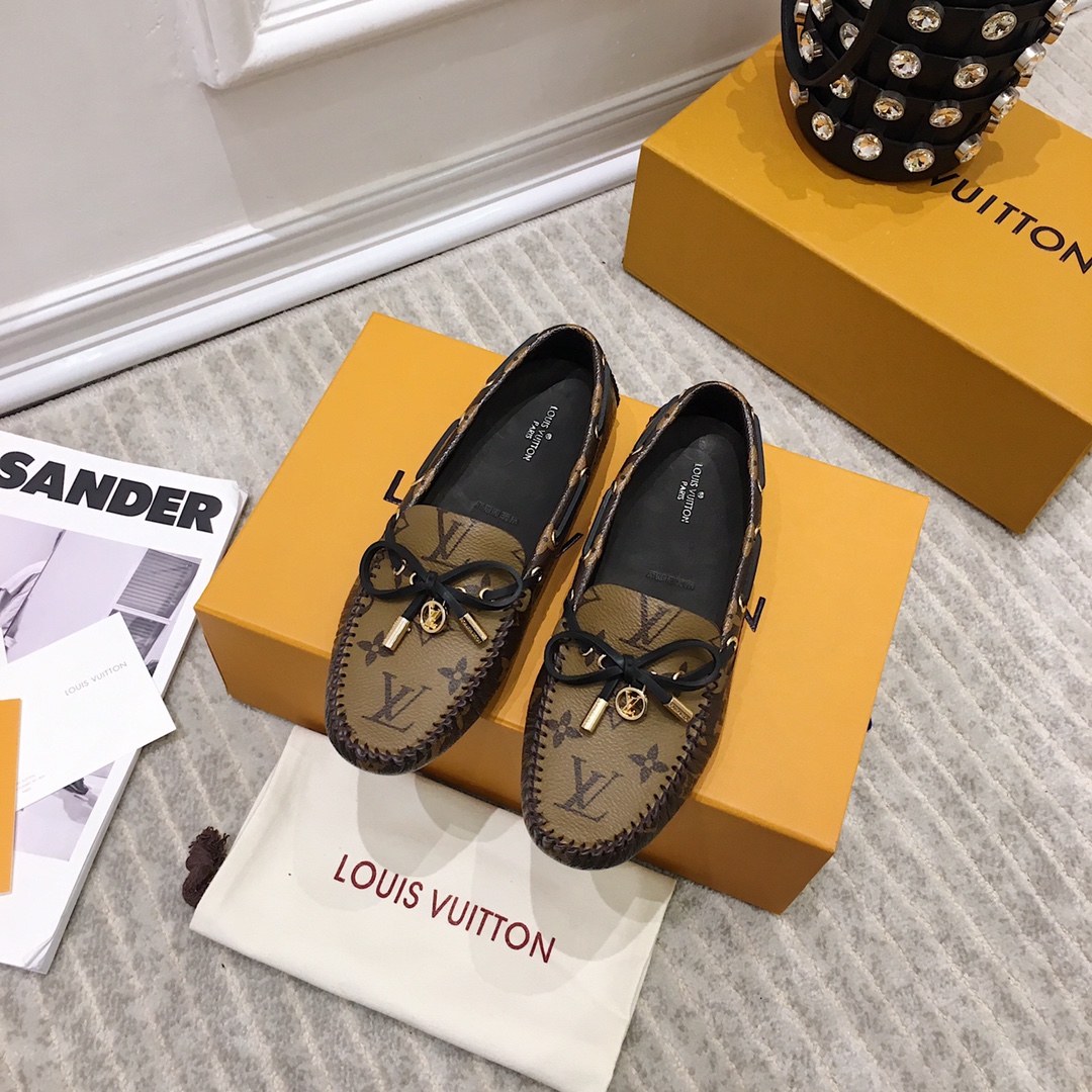 Louis Vuitton Gloria Flat Loafer    1A65IZ - DopestKickz