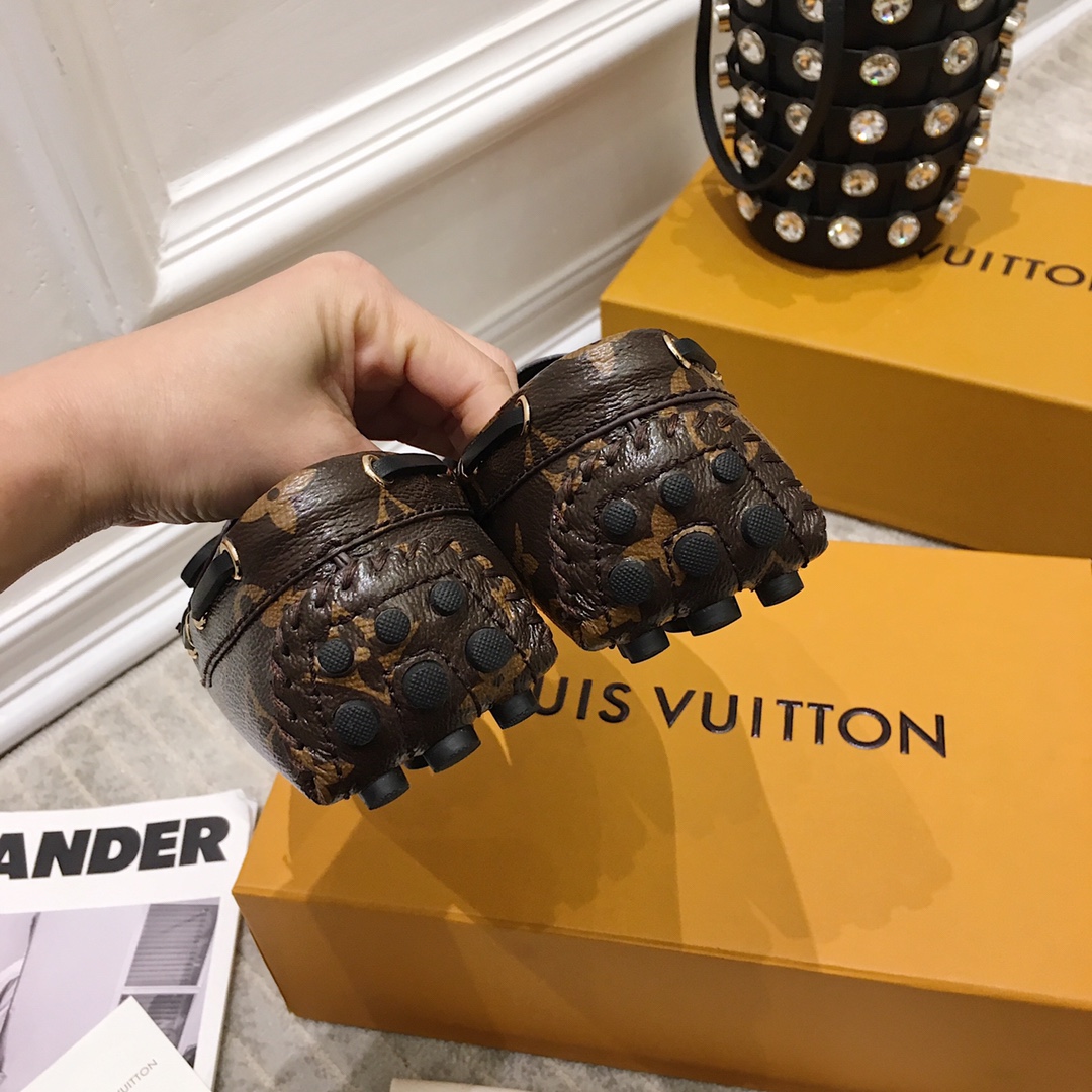 Louis Vuitton Gloria Flat Loafer    1A65IZ - DopestKickz