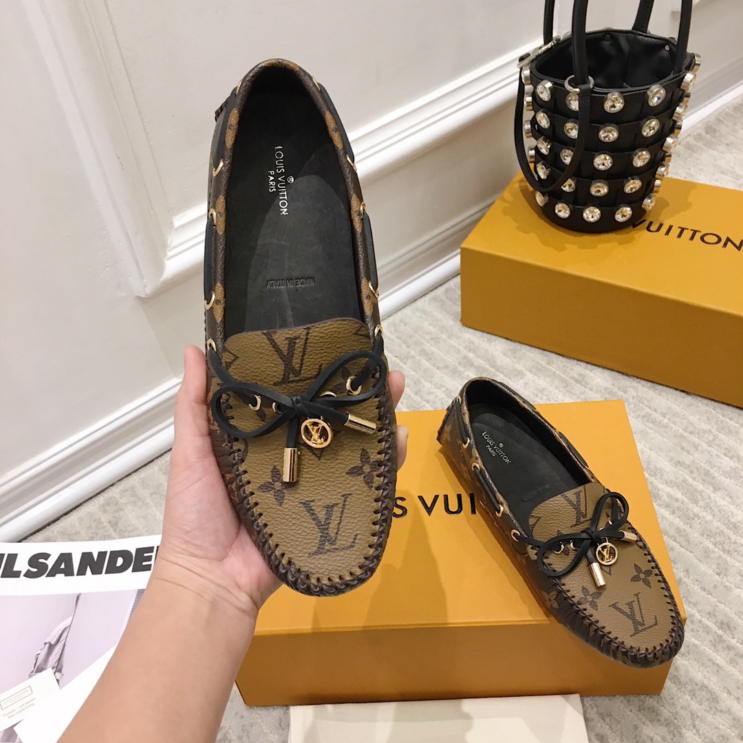 Louis Vuitton Gloria Flat Loafer    1A65IZ - DopestKickz