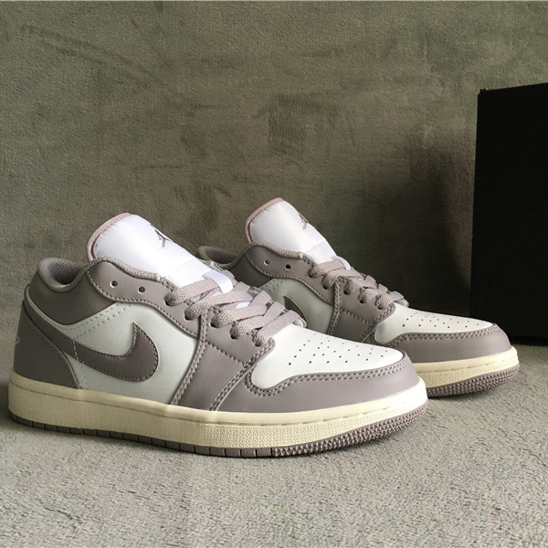 Air Jordan 1 Low Sneaker     553560-053 - DopestKickz