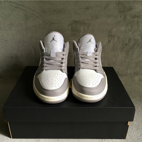 Air Jordan 1 Low Sneaker     553560-053 - DopestKickz