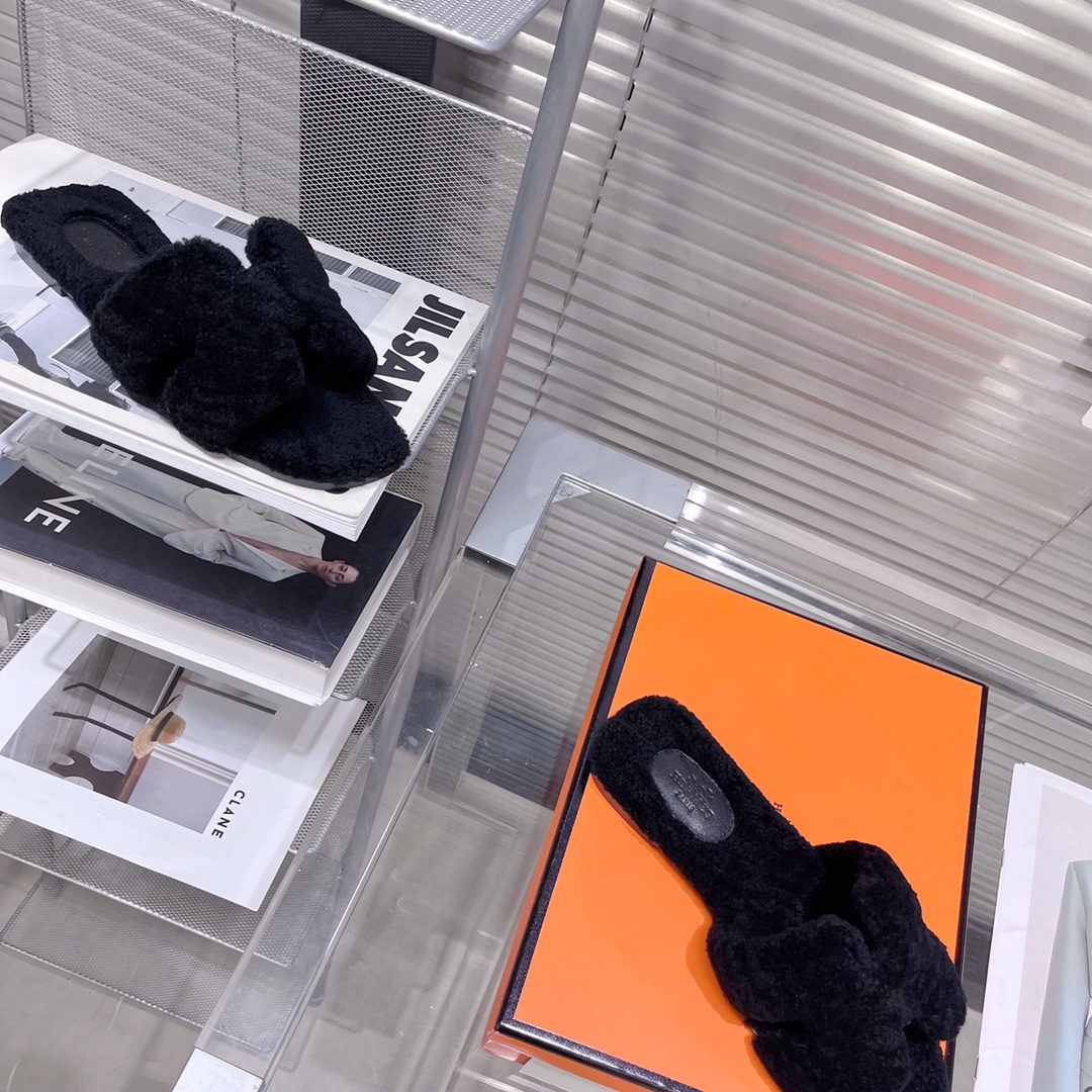 Hermes Oran Sandal - DopestKickz