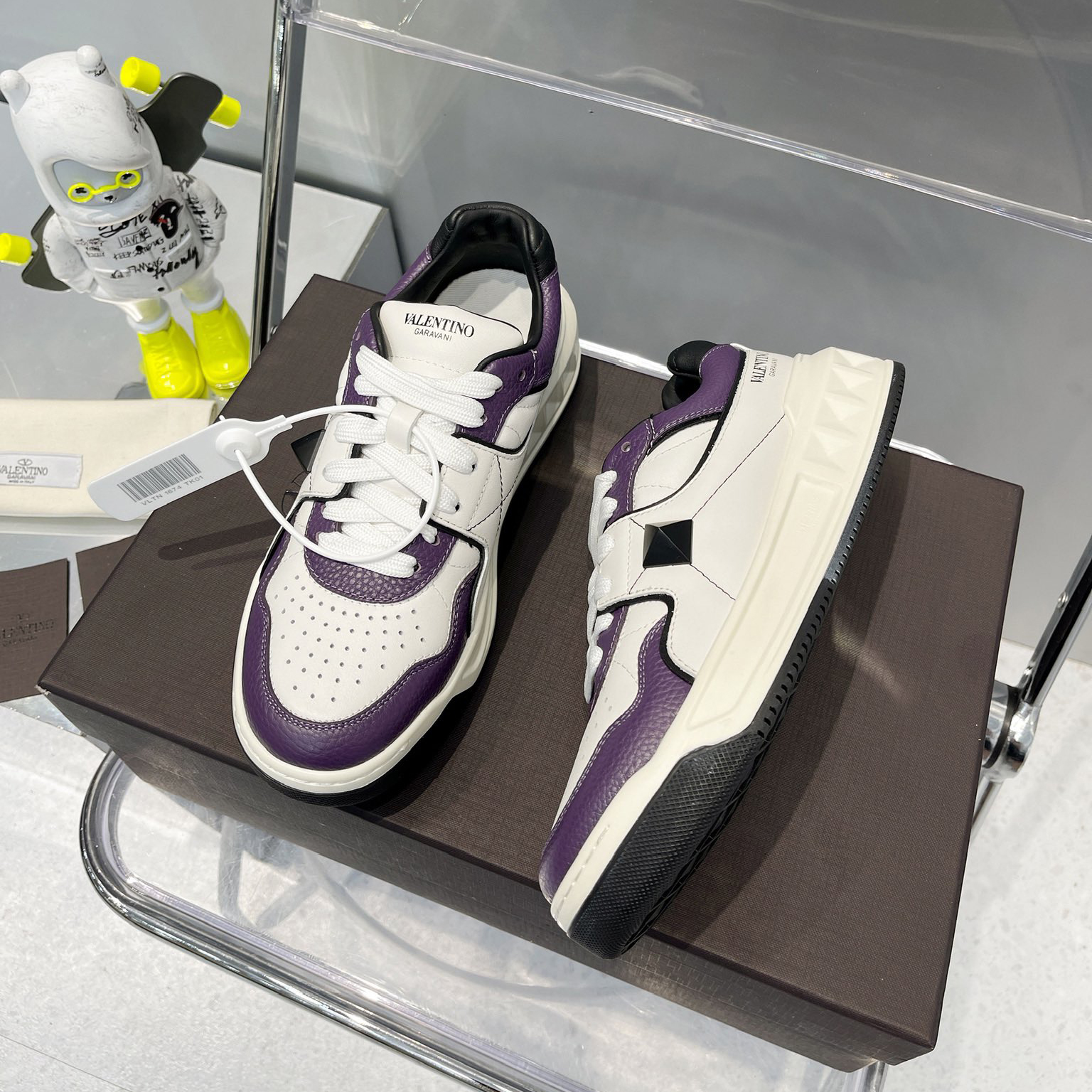 Valenti  One Stud Low-Top Calfskin Sneaker - DopestKickz