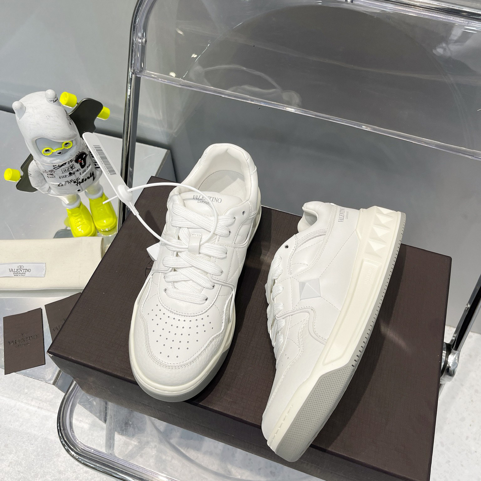 Valenti One Stud Low-Top Calfskin Sneaker - DopestKickz