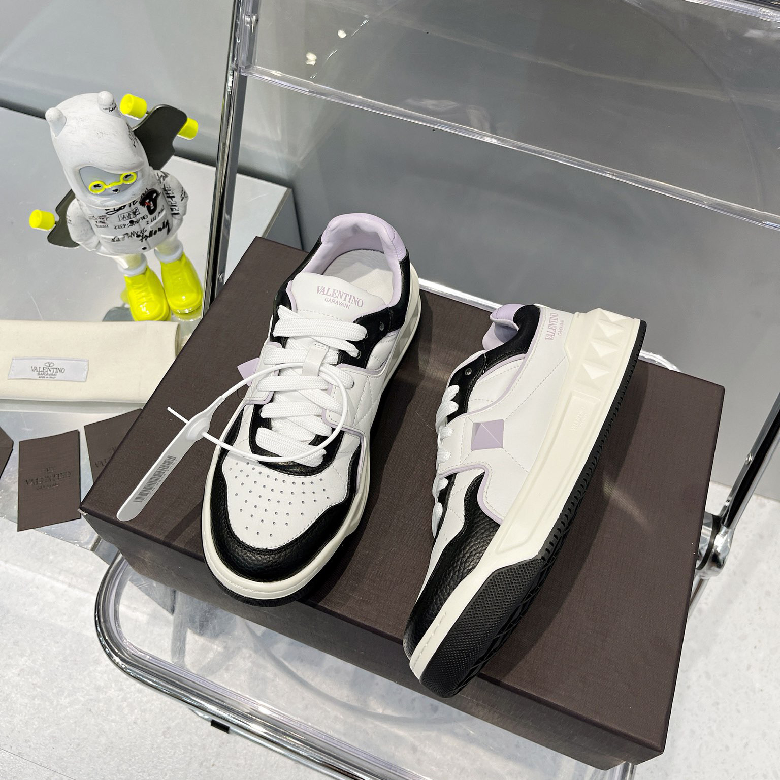 Valenti One Stud Low-Top Calfskin Sneaker - DopestKickz