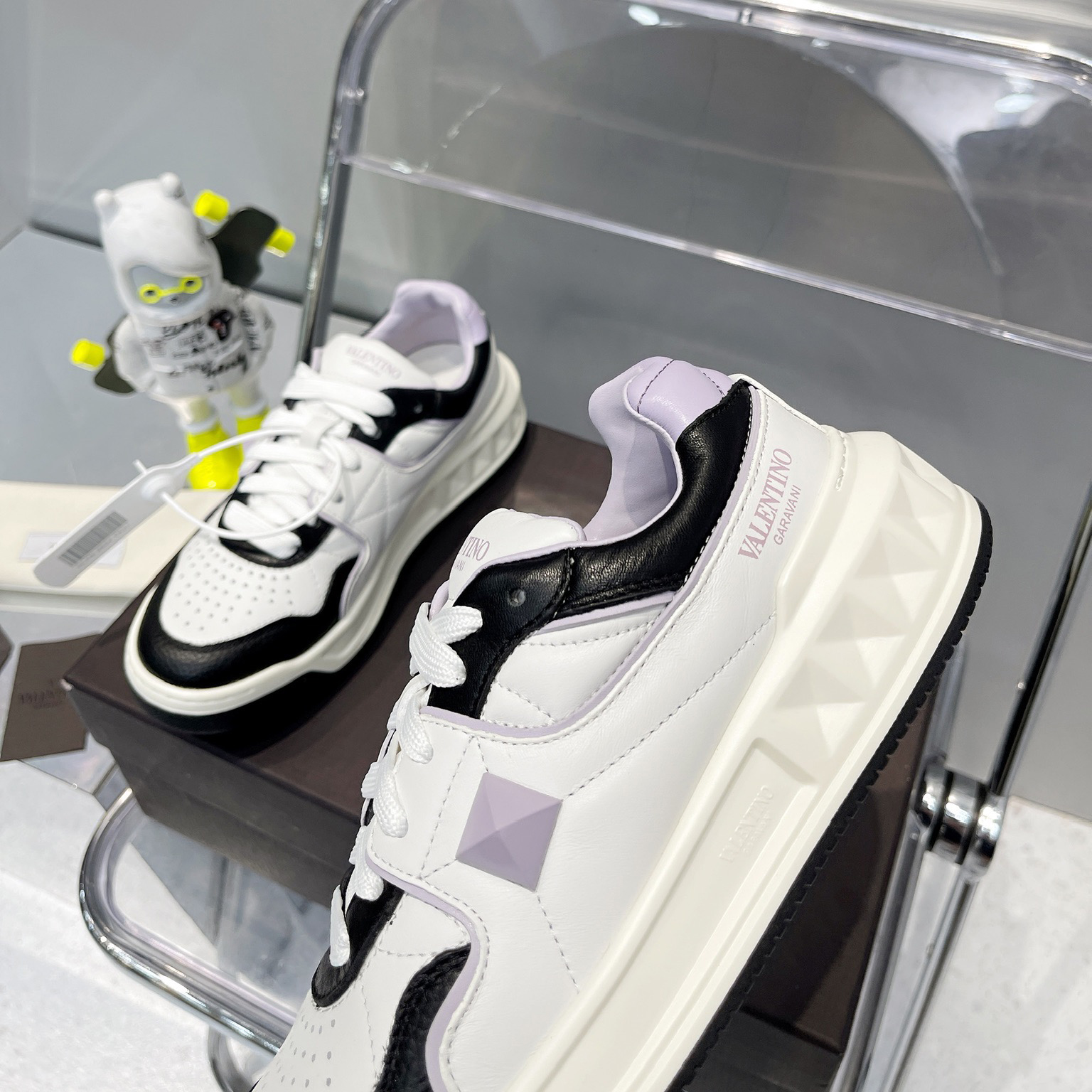 Valenti One Stud Low-Top Calfskin Sneaker - DopestKickz