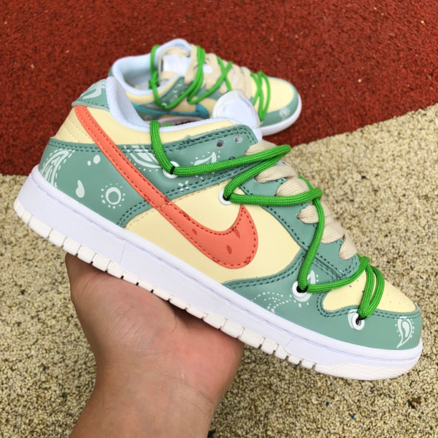 Nike Dunk Low SE ''Retro'' Sneaker  DH9765-100 - DopestKickz
