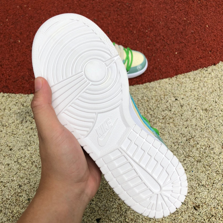 Nike Dunk Low SE ''Retro'' Sneaker  DH9765-100 - DopestKickz