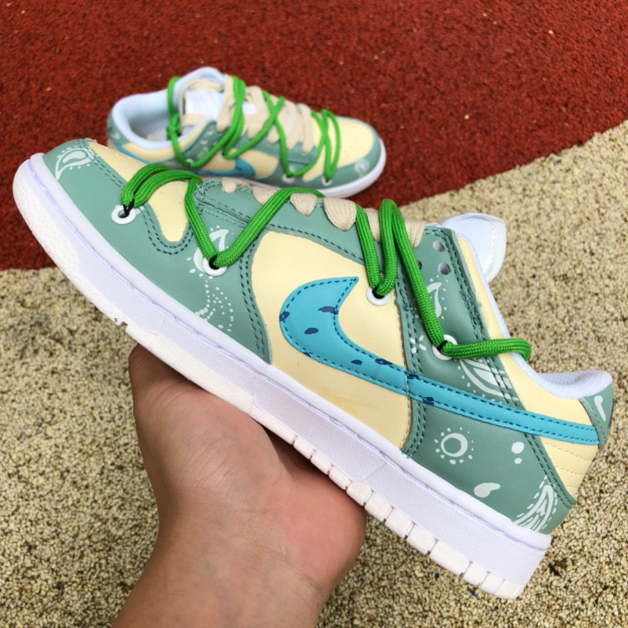 Nike Dunk Low SE ''Retro'' Sneaker  DH9765-100 - DopestKickz