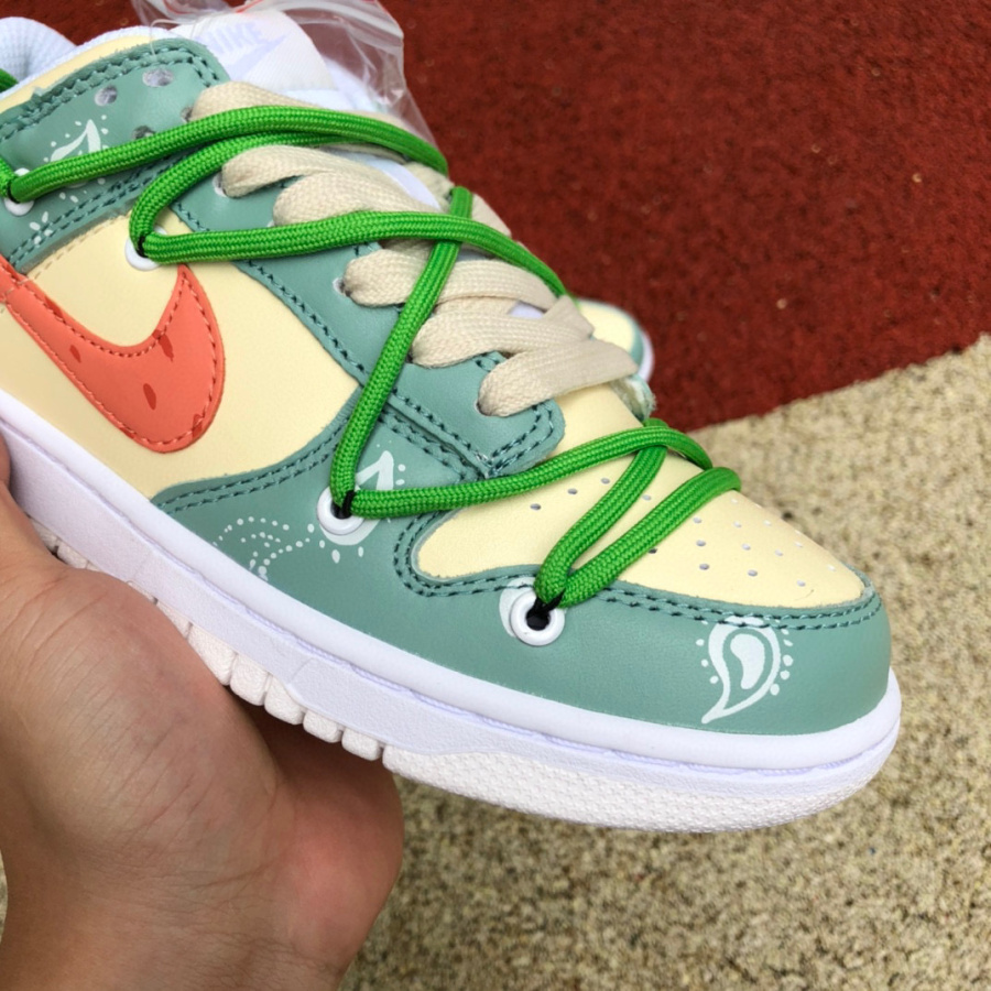Nike Dunk Low SE ''Retro'' Sneaker  DH9765-100 - DopestKickz