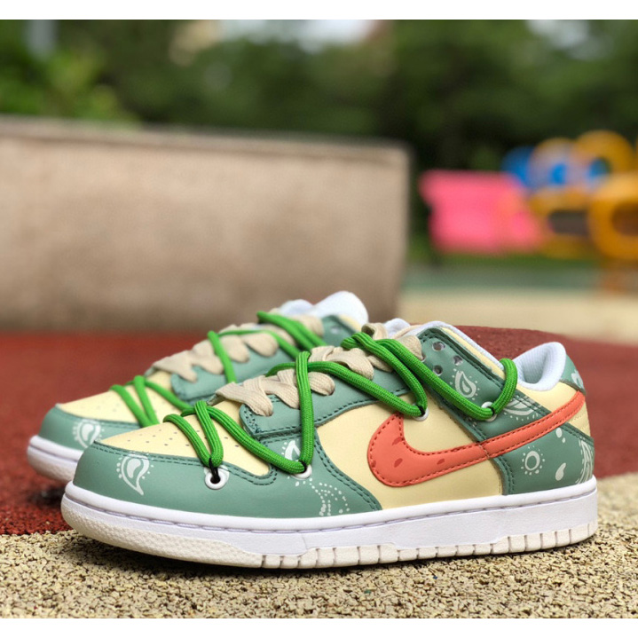 Nike Dunk Low SE ''Retro'' Sneaker  DH9765-100 - DopestKickz