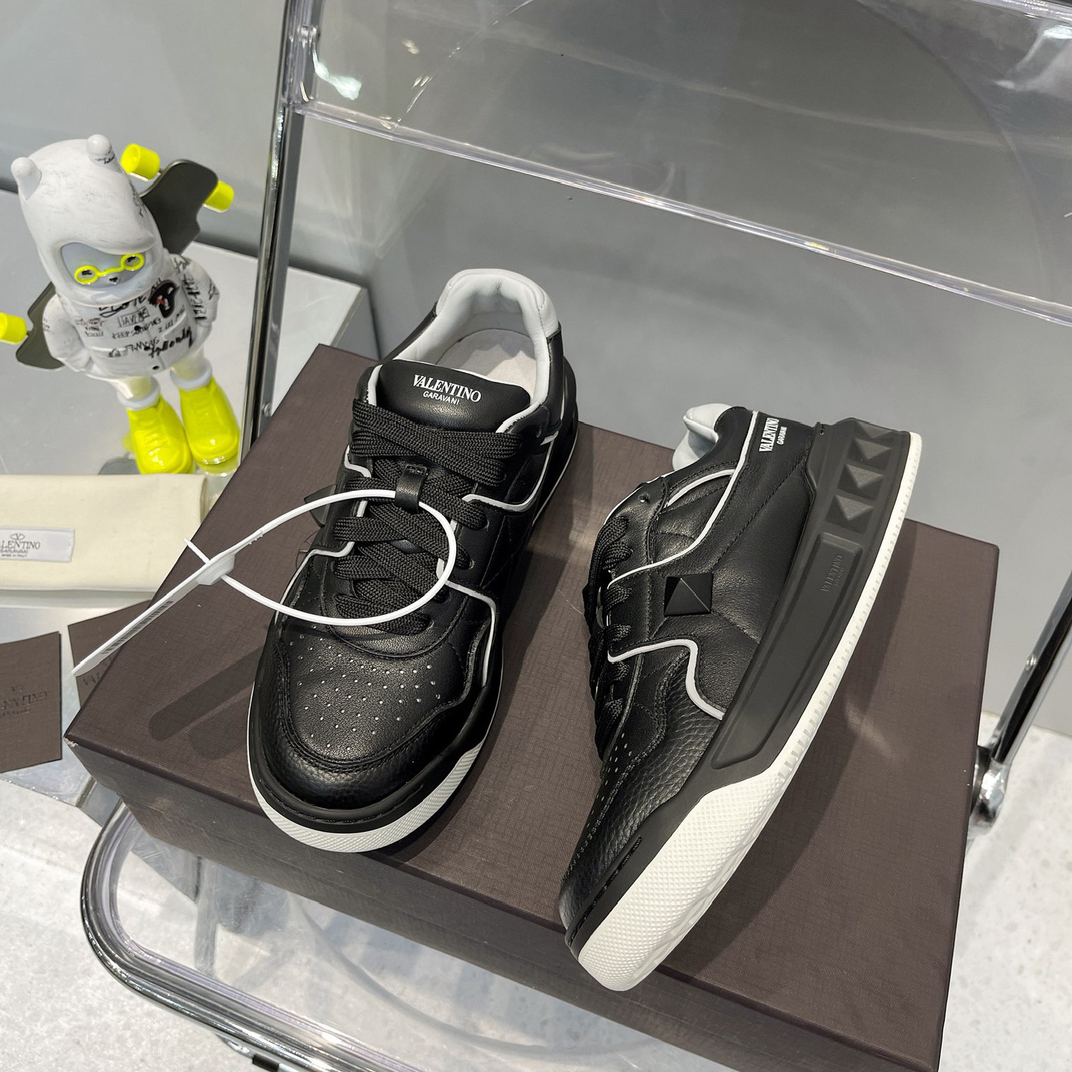 Valenti One Stud Low-Top Calfskin Sneaker - DopestKickz