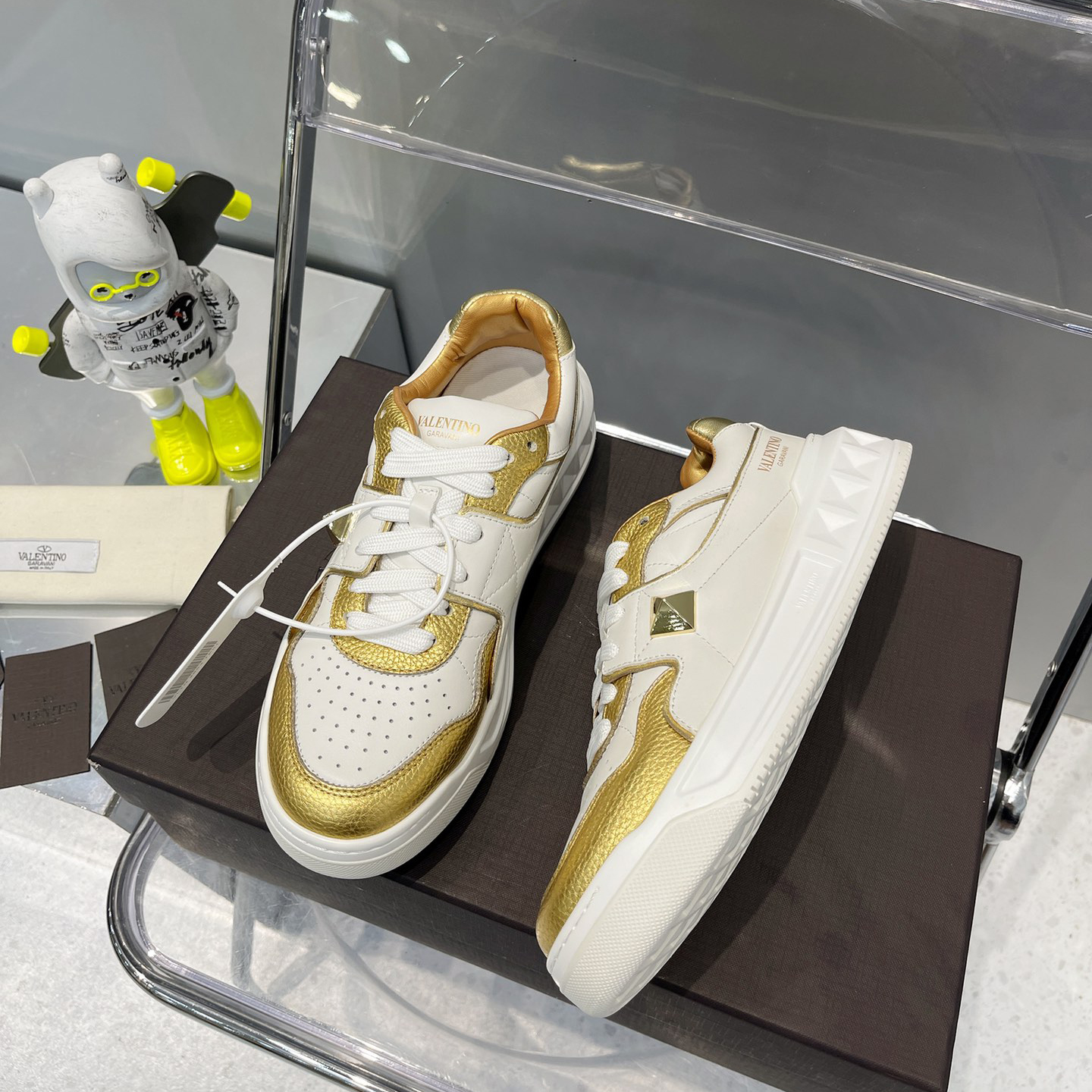Valenti One Stud Low-Top Calfskin Sneaker - DopestKickz