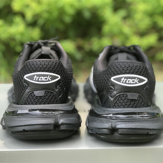Balenciaga Phantom Trainer Low-Top Sneaker Black/White  - DopestKickz