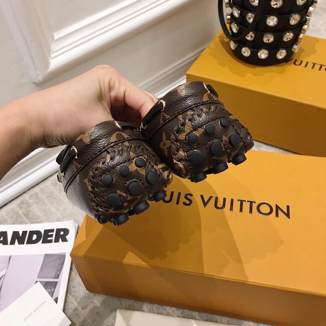Louis Vuitton Gloria Loafer    1A3V37 - DopestKickz