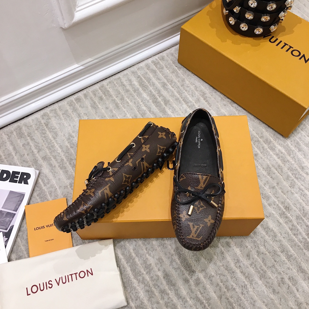 Louis Vuitton Gloria Loafer    1A3V37 - DopestKickz
