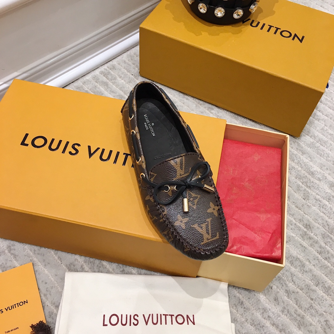 Louis Vuitton Gloria Loafer    1A3V37 - DopestKickz