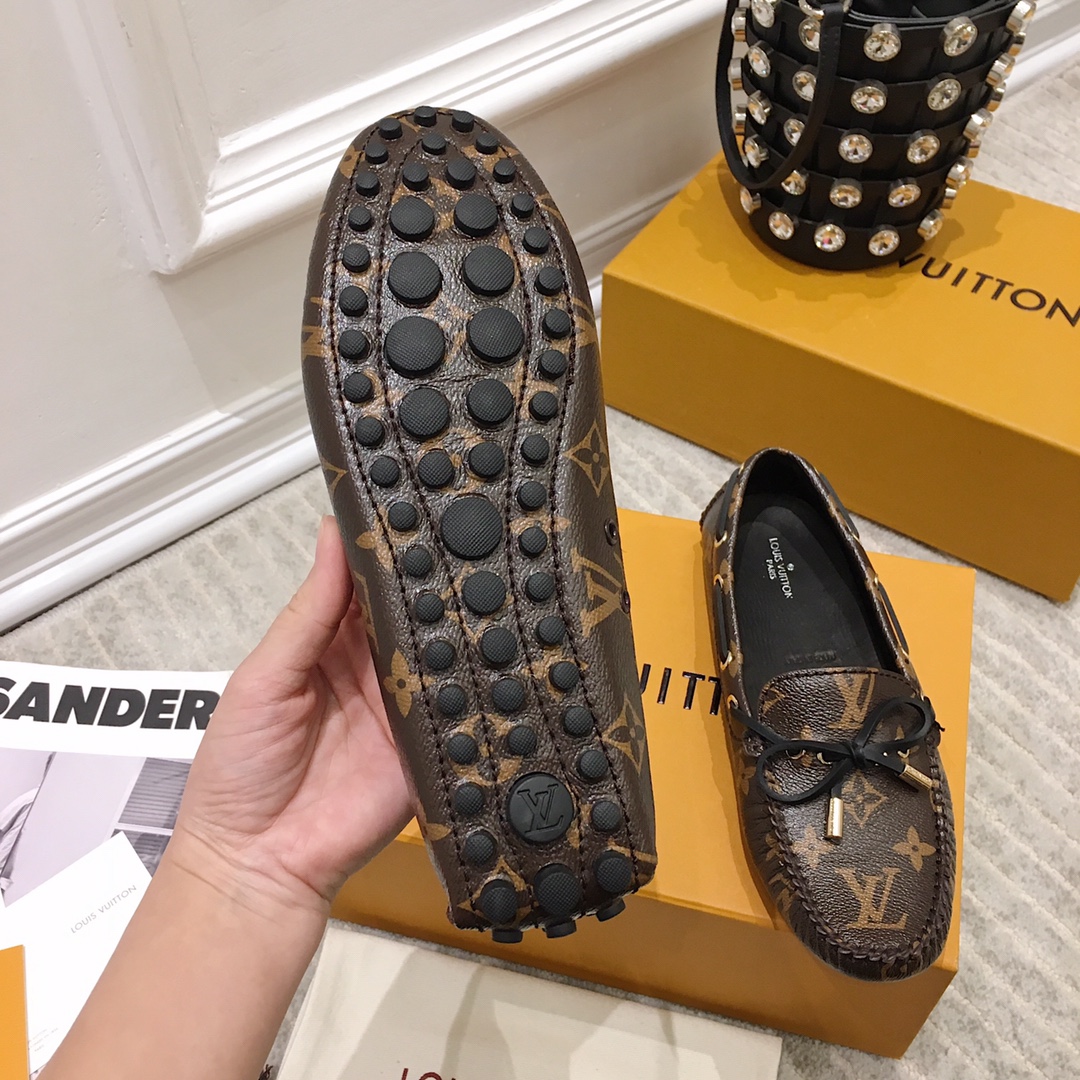Louis Vuitton Gloria Loafer    1A3V37 - DopestKickz