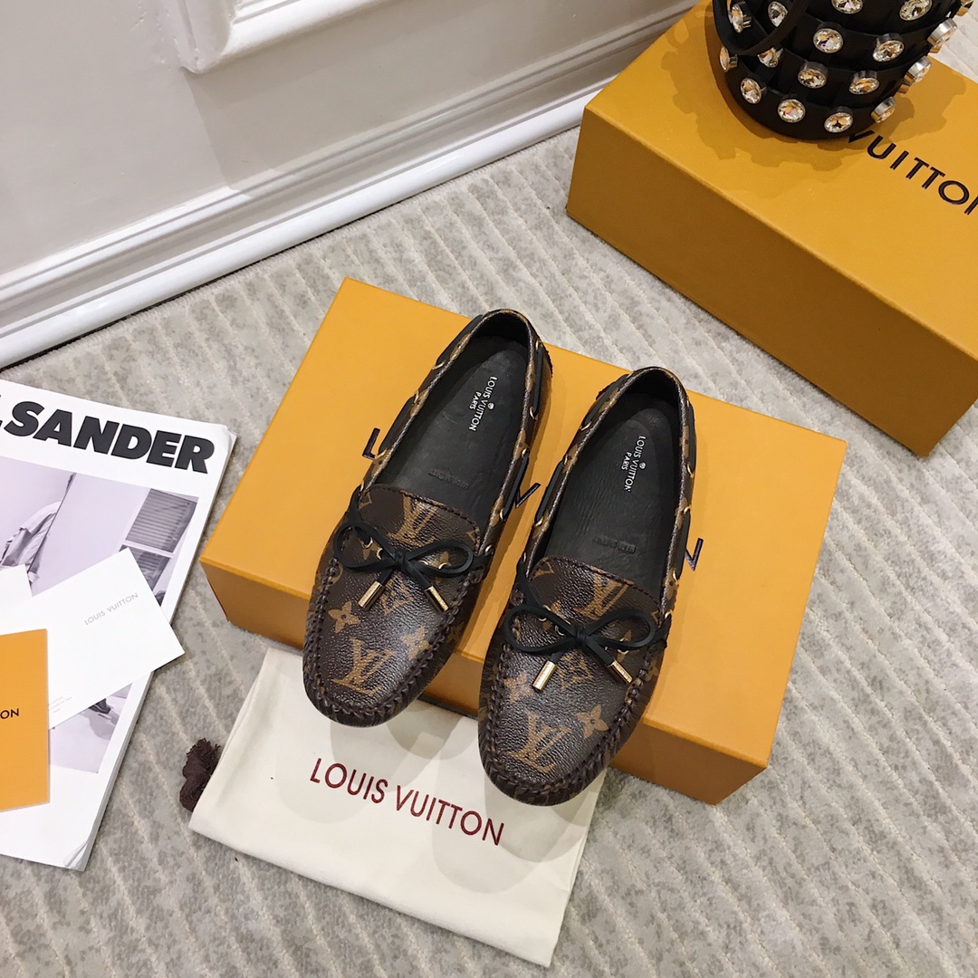 Louis Vuitton Gloria Loafer    1A3V37 - DopestKickz