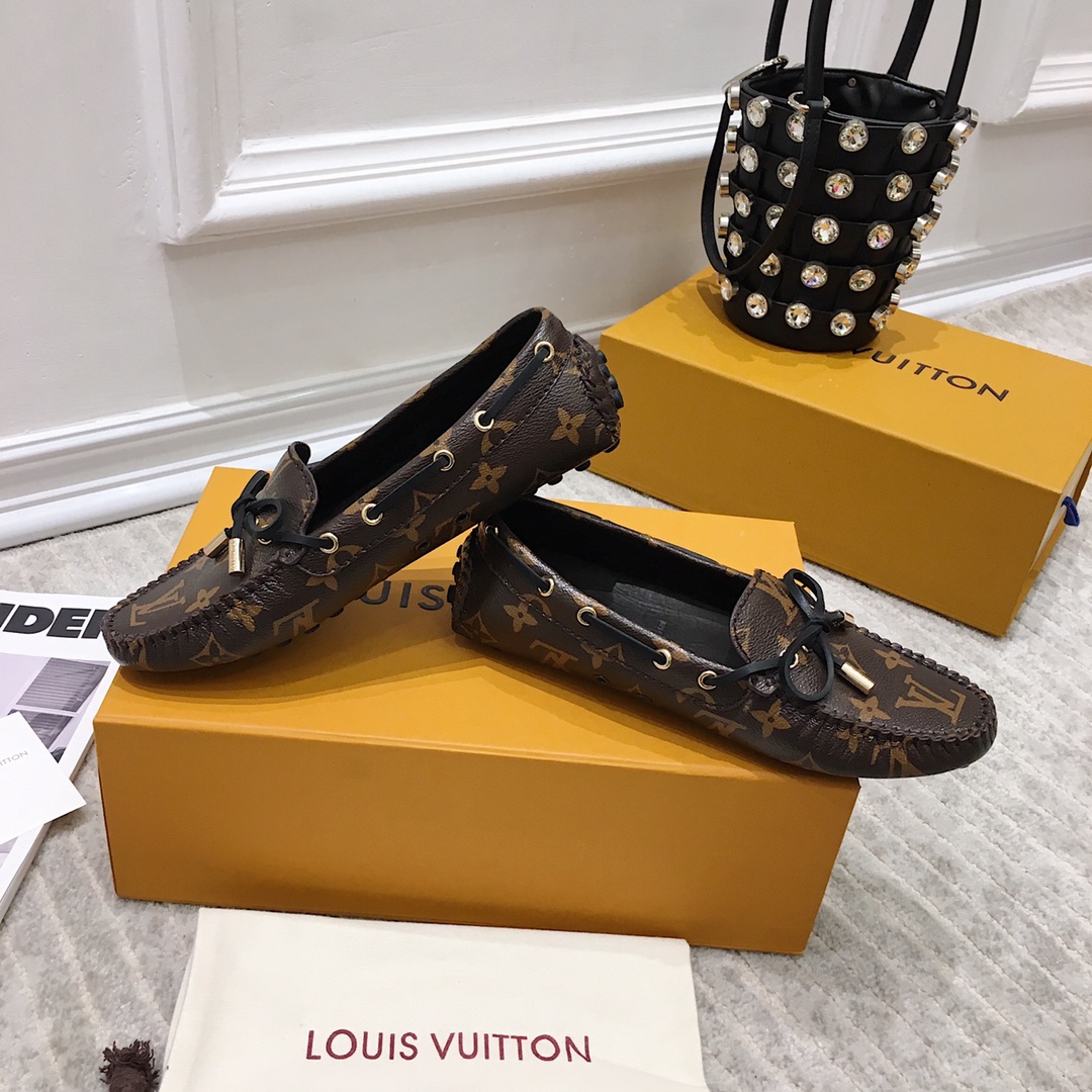 Louis Vuitton Gloria Loafer    1A3V37 - DopestKickz