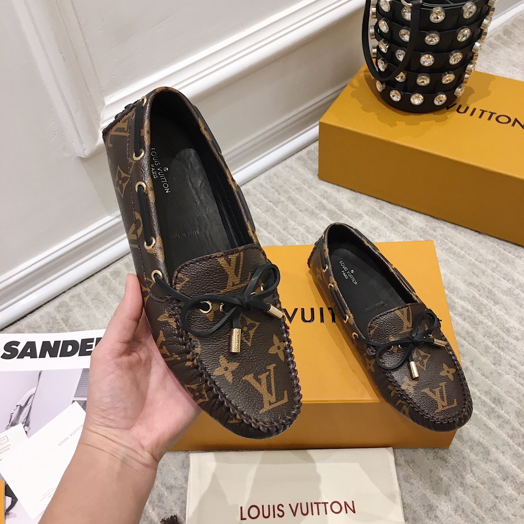 Louis Vuitton Gloria Loafer    1A3V37 - DopestKickz