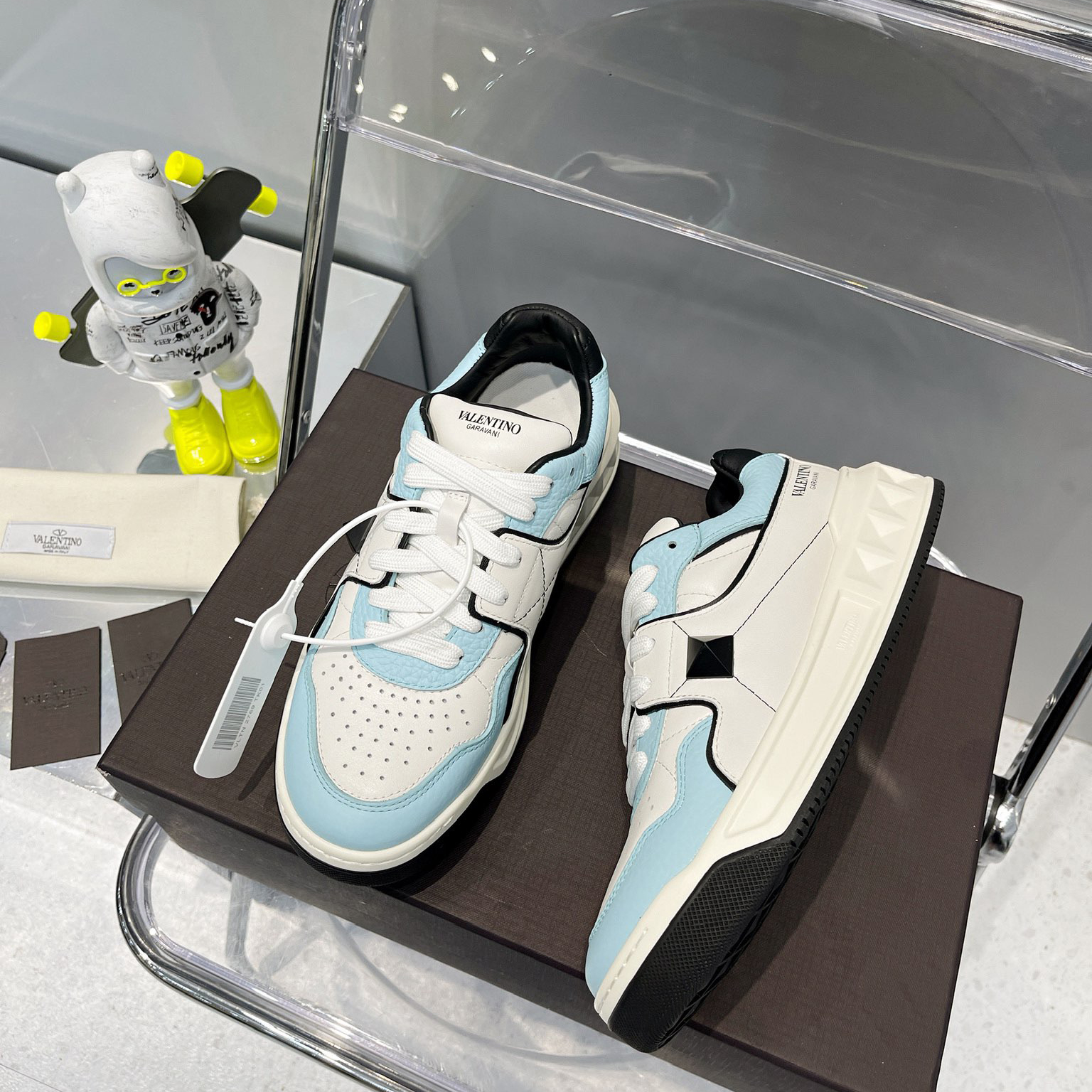 Valenti One Stud Low-Top Calfskin Sneaker - DopestKickz