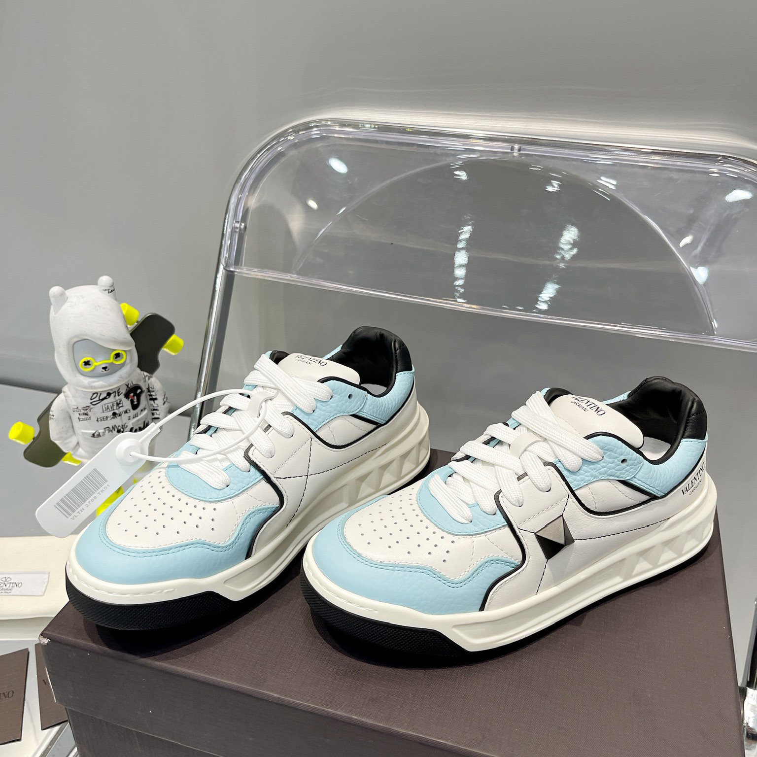 Valenti One Stud Low-Top Calfskin Sneaker - DopestKickz
